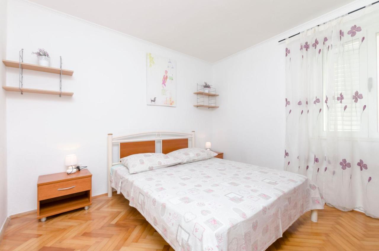 Apartments Dasa Примоштен Экстерьер фото